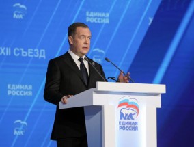 UK decries ‘gangster threat’ after Russia’s Medvedev warns journalists