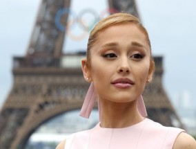 爱莉安娜·格兰德(Ariana Grande)表示，她的音乐在网上泄露“令人沮丧，非常不人道”